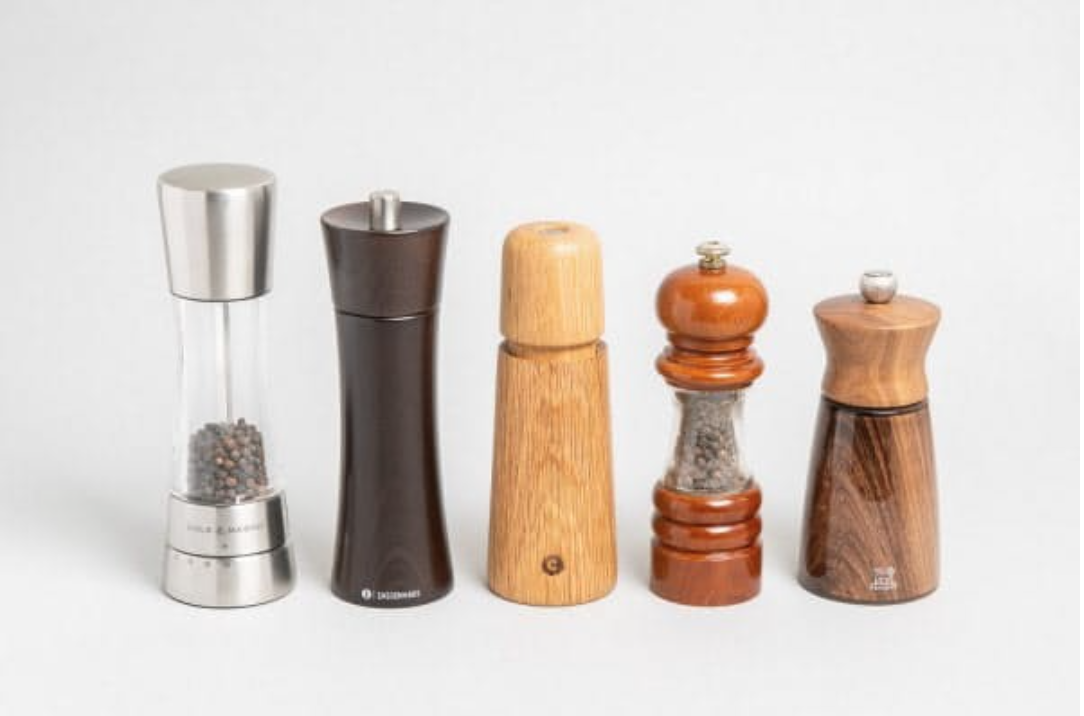 Compare fineness, roughness, ease of grinding, and aroma with 5 types of pepper mills